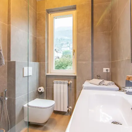 Regina - View Gravedona